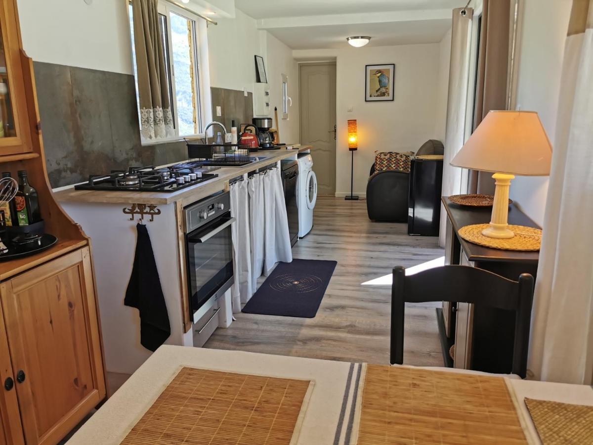 La Peyregoune, Logement En Pleine Nature Et Table D'Hotes Blieux Exterior photo